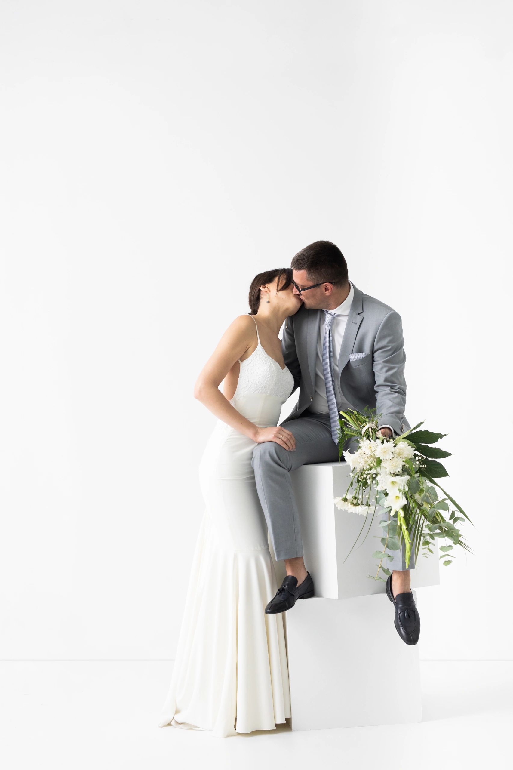Romantic studio portrait representing Wedlogue's creative direction